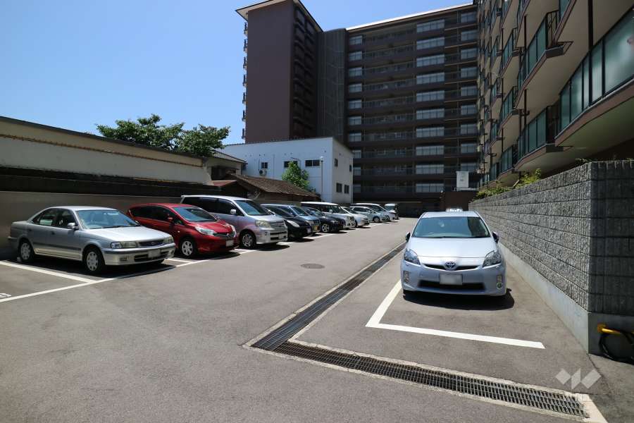 敷地内駐車場（屋外平面式）