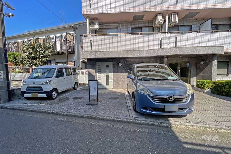 敷地内駐車場（屋外平面式）
