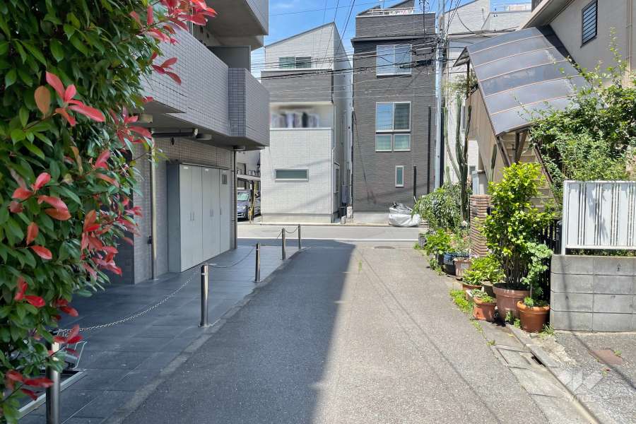 敷地東側の前面道路　