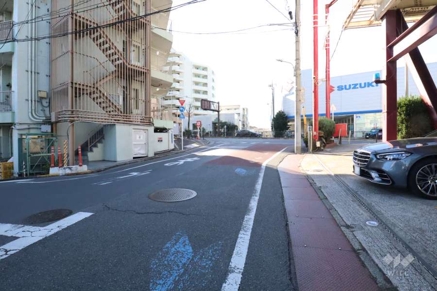 敷地北側の前面道路(東側から)