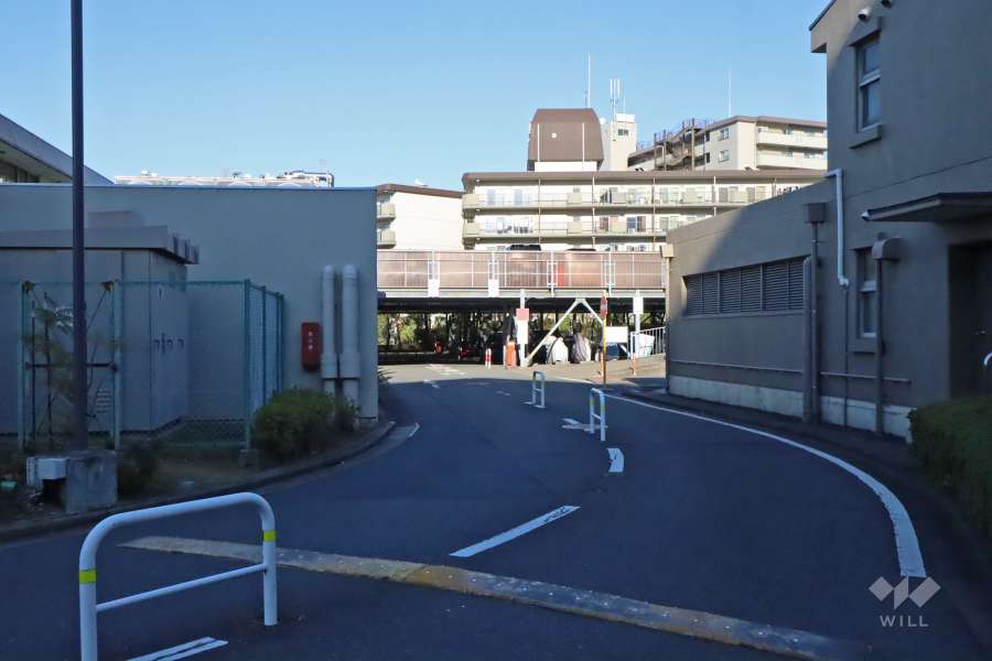 敷地内駐車場への通路