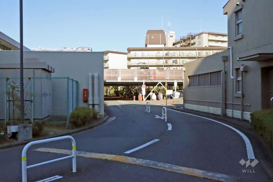 敷地内駐車場（屋外平面式）の出入り口