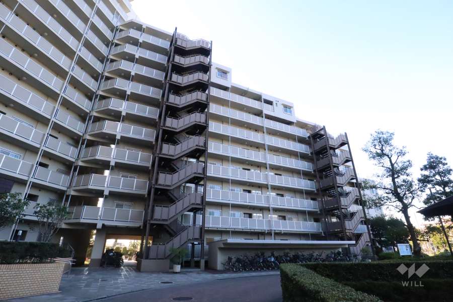 多摩川芙蓉ハイツ1号棟の外観（北東側から）