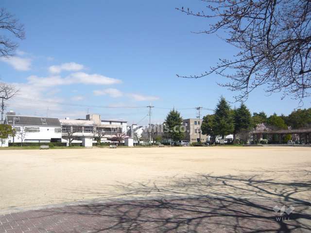 目の前にある『東三公園』