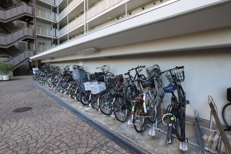 駐輪場（屋根付き）