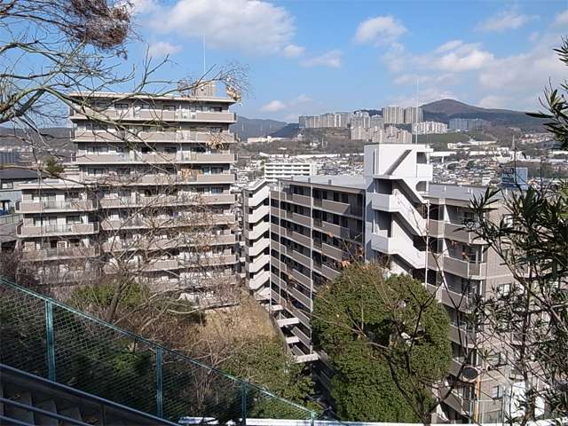 デ・リード宝塚River Viewの外観（南東側から）