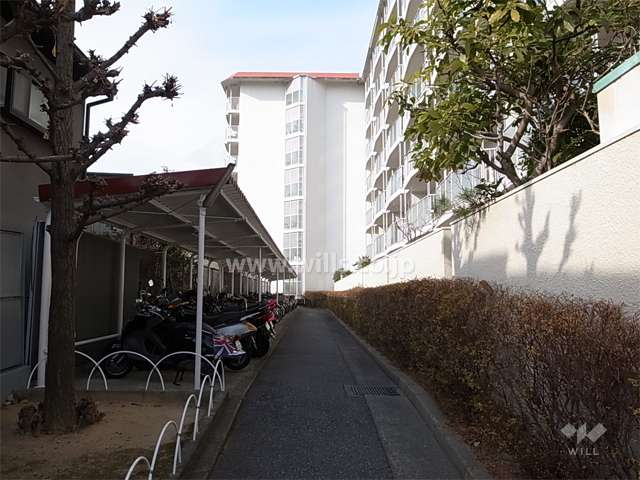 敷地南側にある駐輪場
