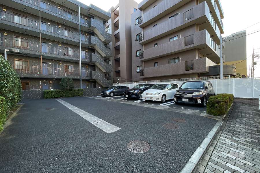 敷地内駐車場（屋外平面式）