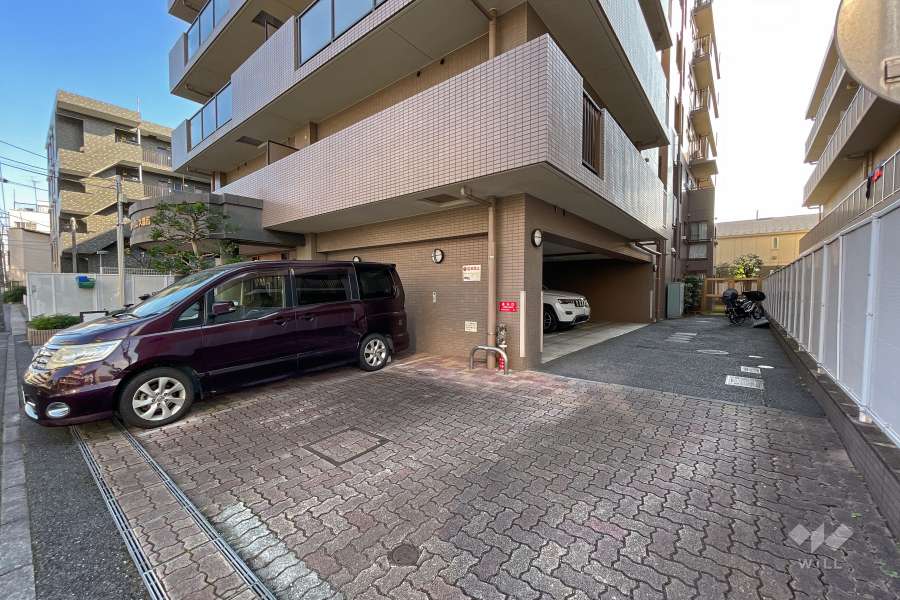 敷地内駐車場（屋外平面式・屋内平面式）