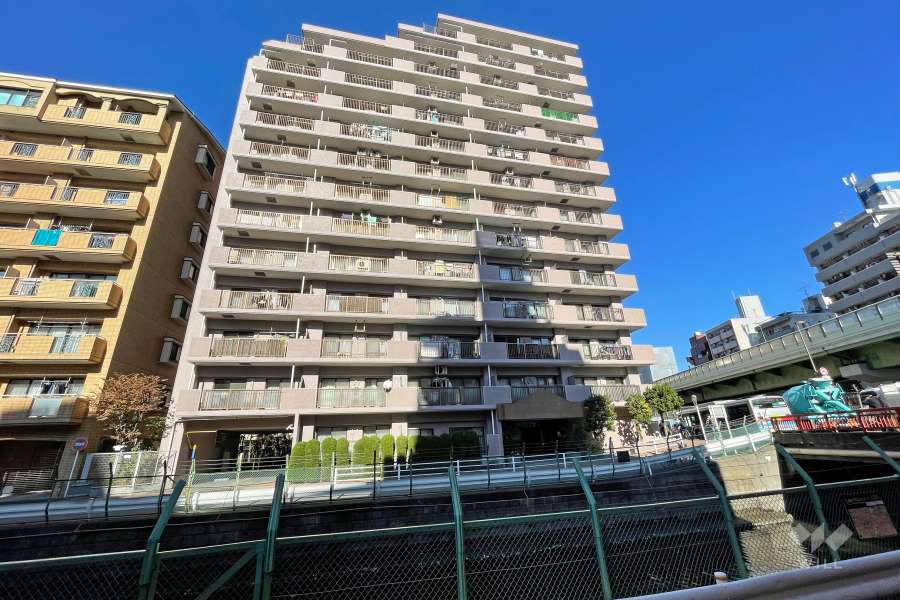 メイツ大森西の外観（南側から）