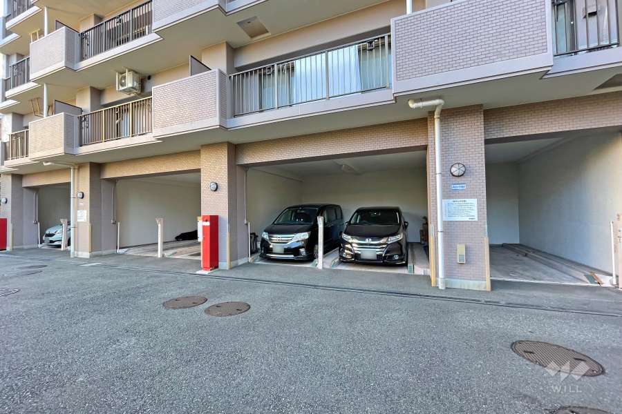 敷地内駐車場（屋内機械式）