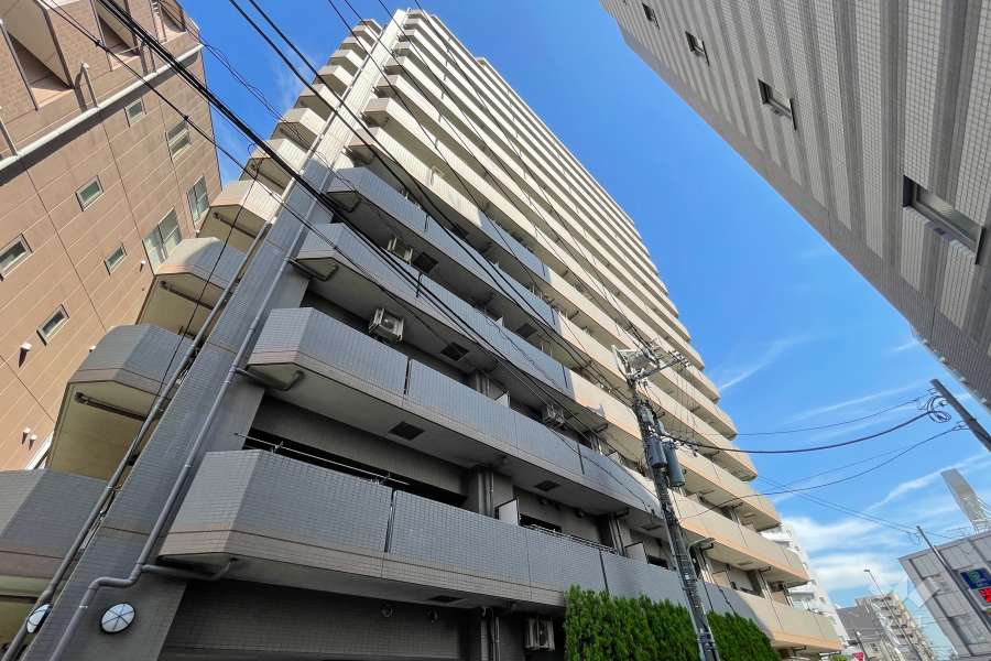 マイキャッスル大森町エクセレントステージの外観（南西側から）