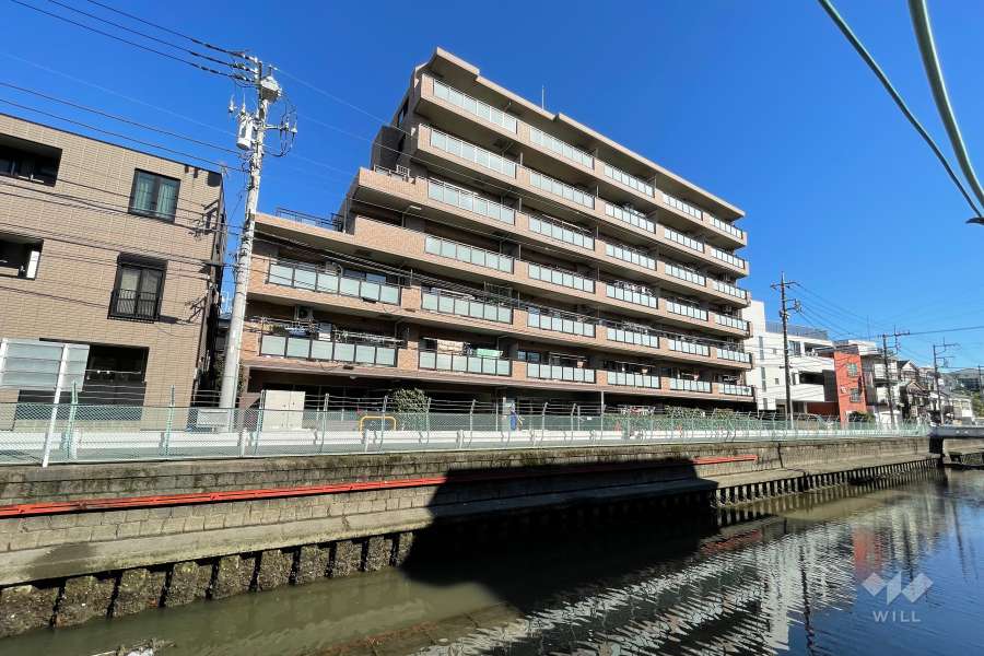 グランイーグルリバーサイド大森の外観（南西側から）