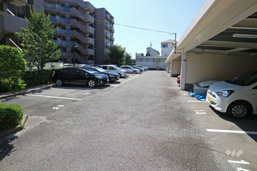 敷地内駐車場（屋外平面式）