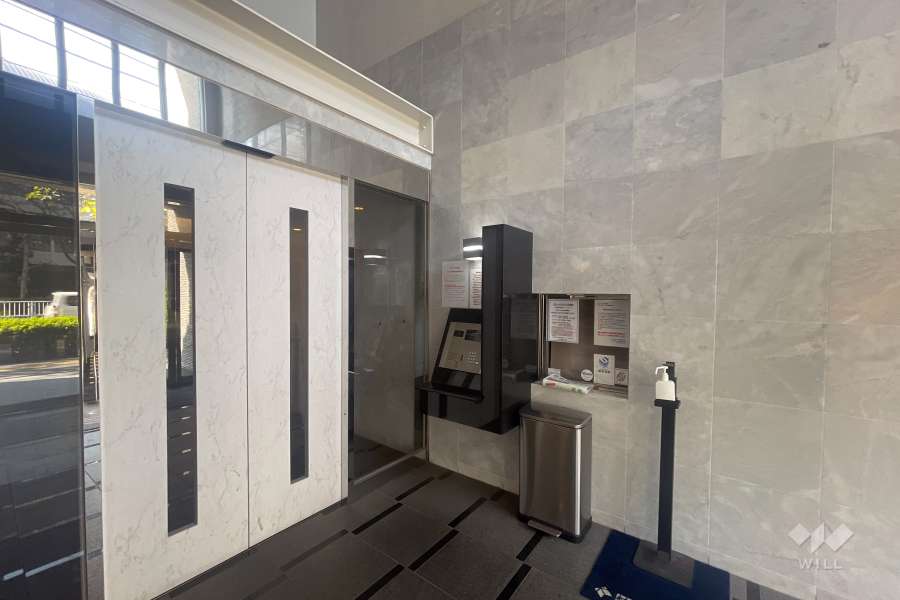 エントランスはオートロック付きです。