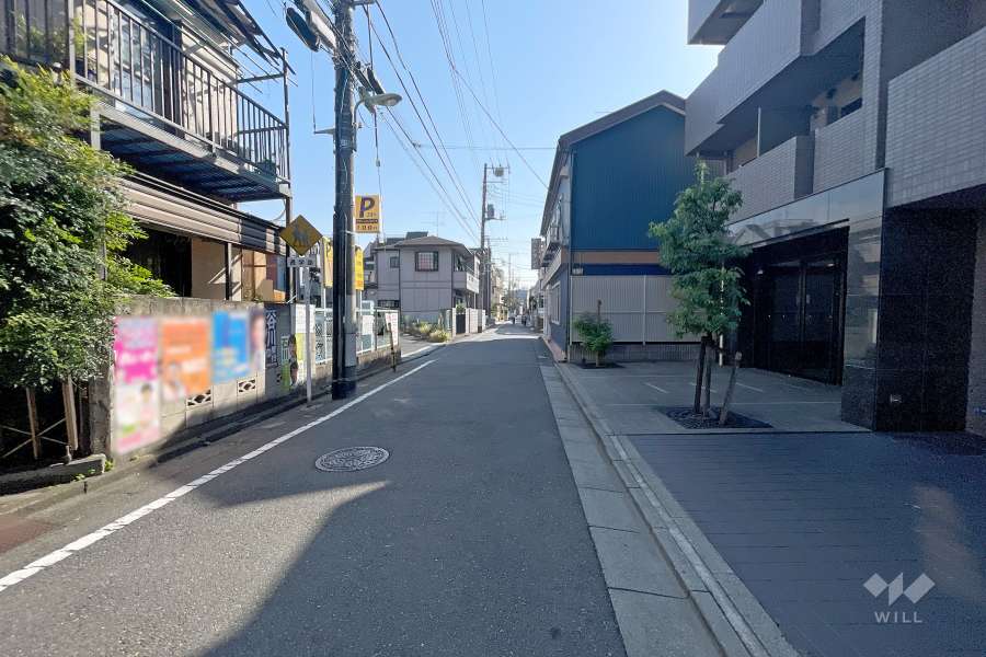 敷地北東側の前面道路