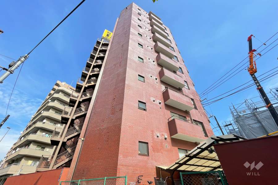 ライオンズマンション平和島の外観（南西側から）　