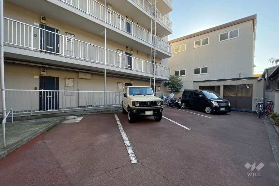 敷地内駐車場（屋外平面式）