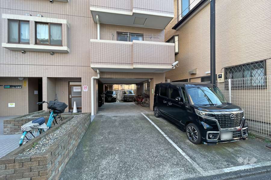 敷地内駐車場（屋外平面式）