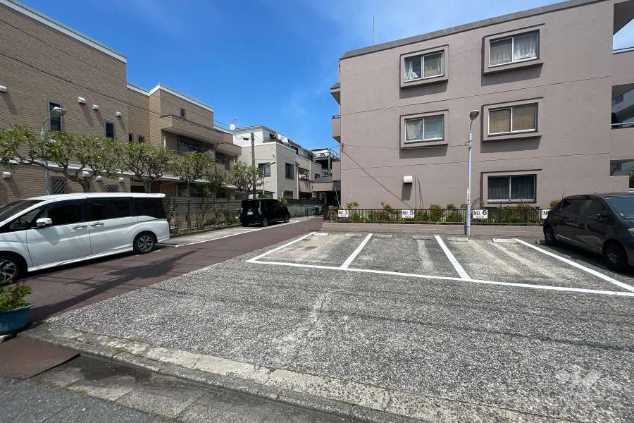 敷地内駐車場（屋外平面式）