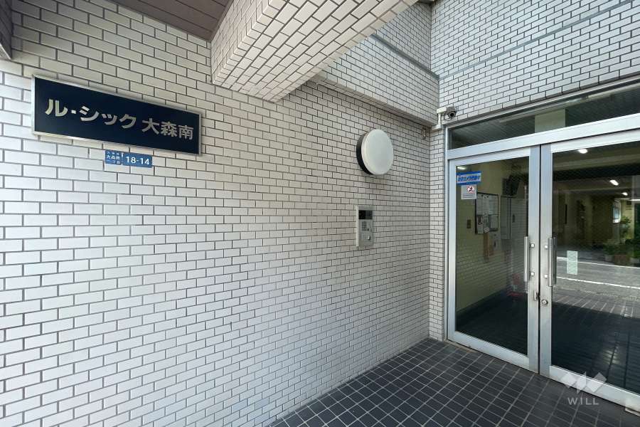 エントランスはオートロック付きです。