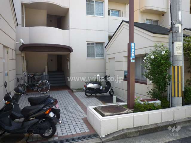 敷地入り口