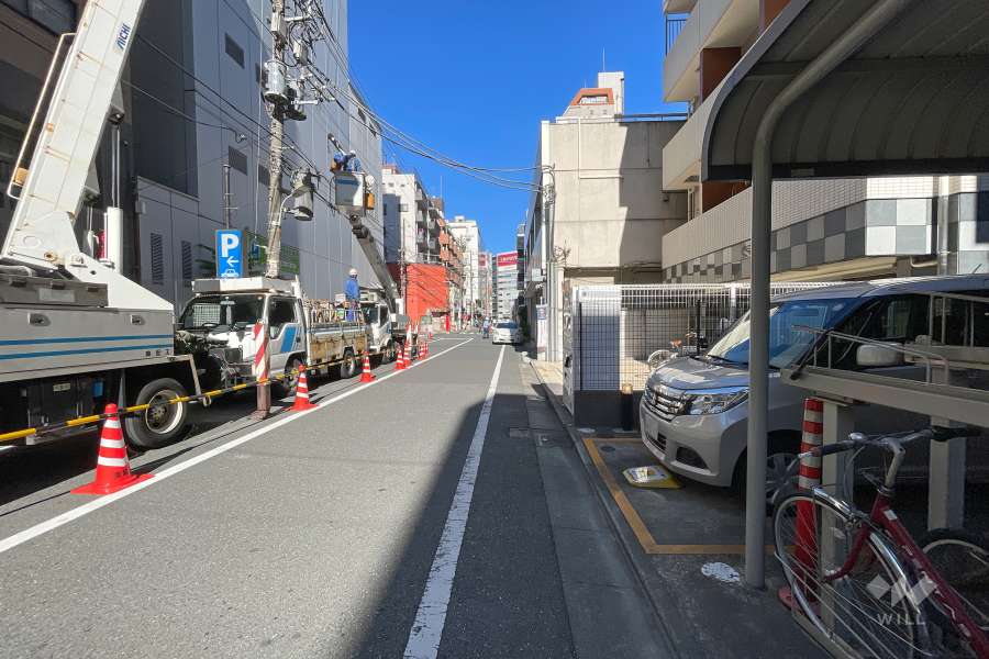 敷地北西側の前面道路