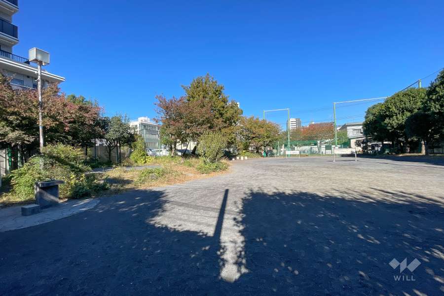 敷地に隣接する不入斗パーク公園