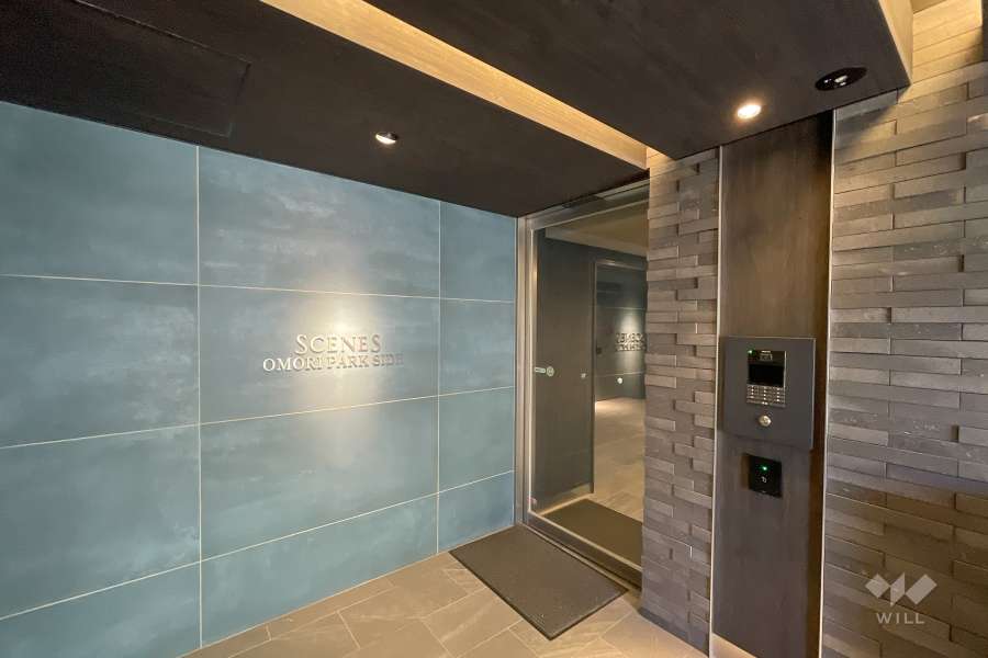 エントランスはオートロック付きです。