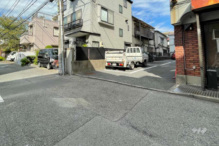 駐車場の出入り口