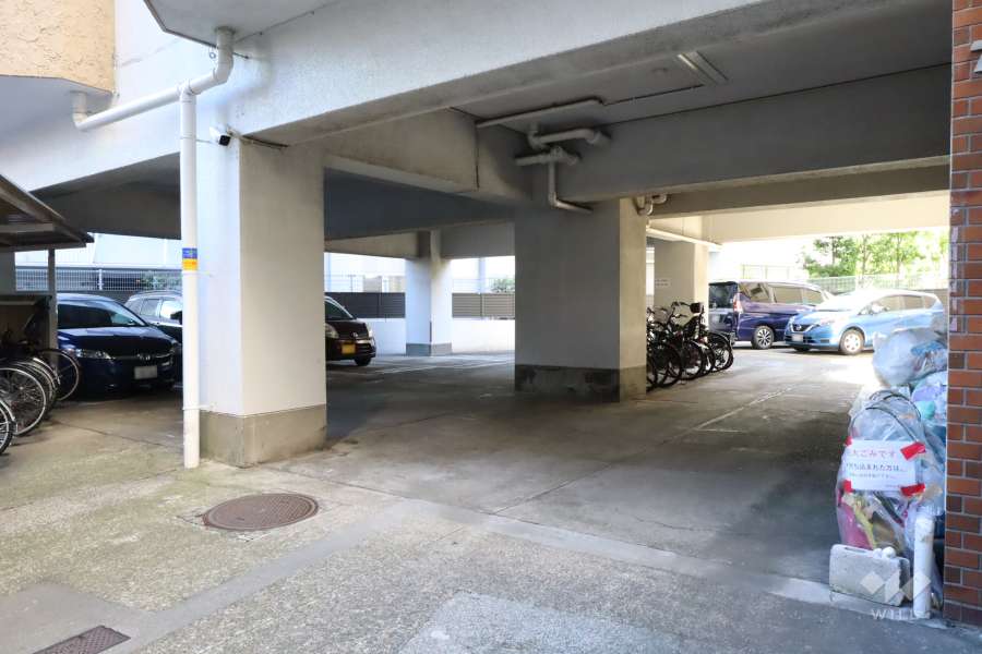 敷地内駐車場（屋内・屋外平面式）