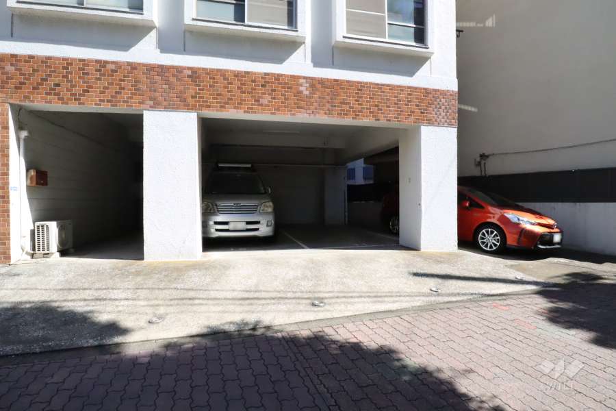 敷地内駐車場（屋内・屋外平面式）