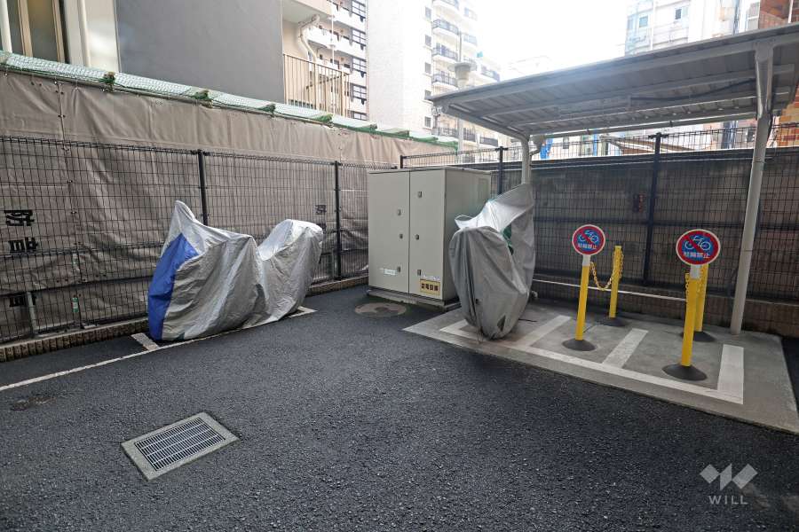 敷地内バイク置場