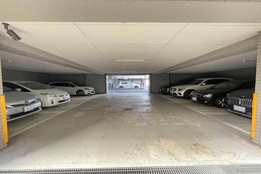 敷地内駐車場（屋内平面式）