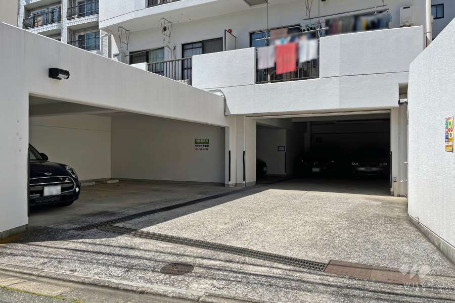 駐車場出入口