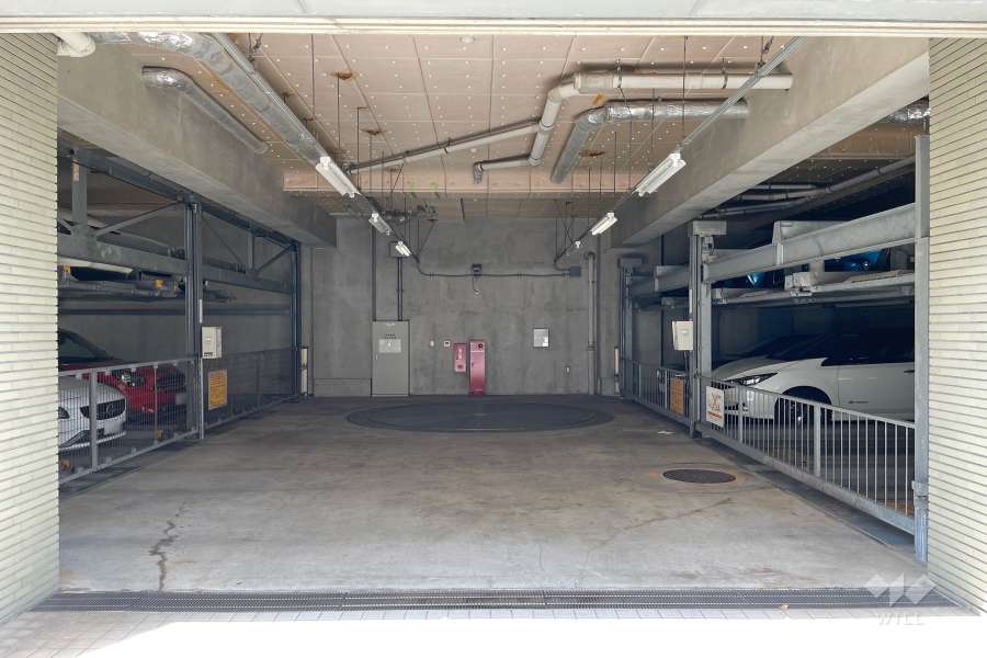 敷地内駐車場（屋内機械式）　