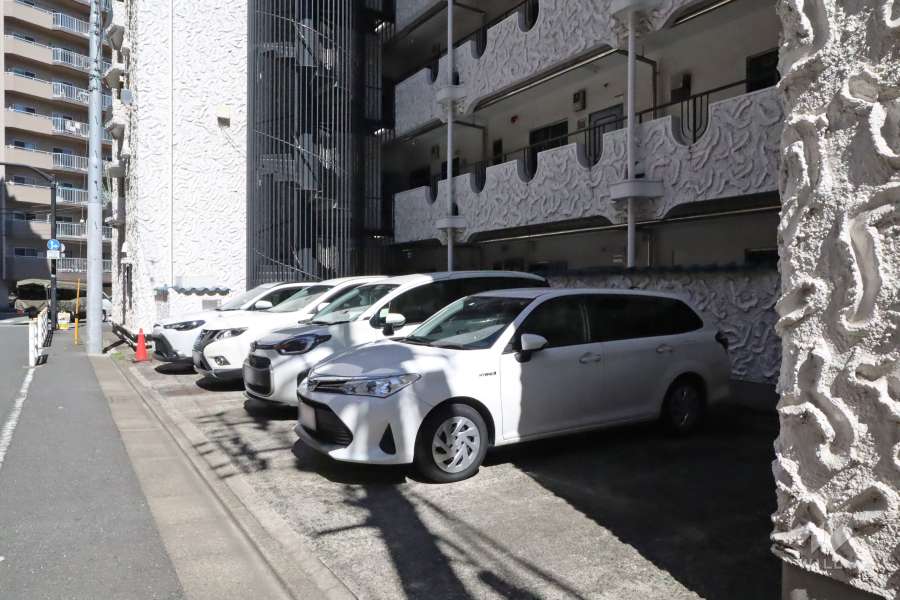 敷地内駐車場（屋外平面式）