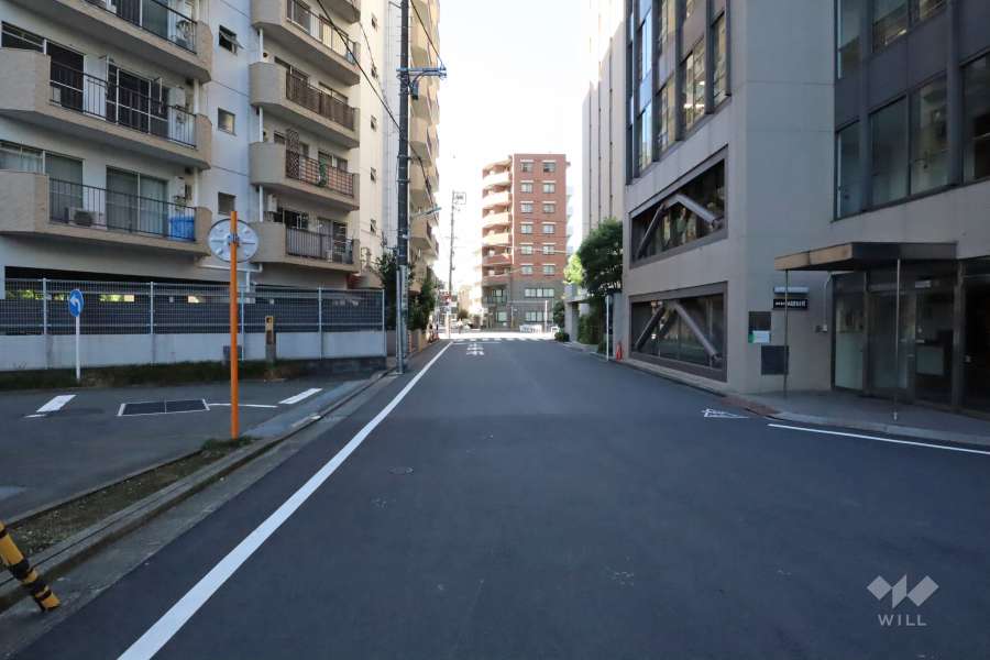 敷地北西側の前面道路
