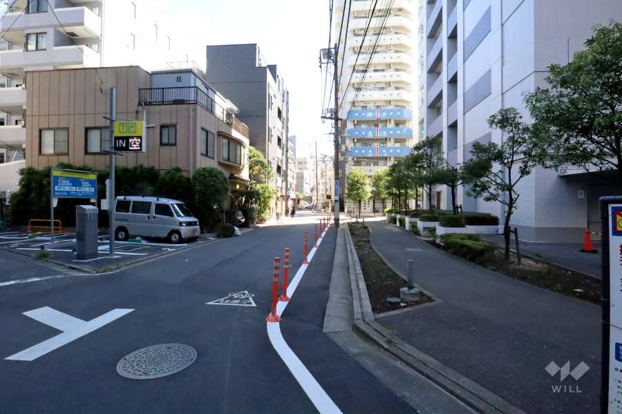 敷地北側の前面道路