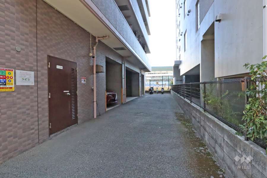 敷地内駐車場（屋内平面式）