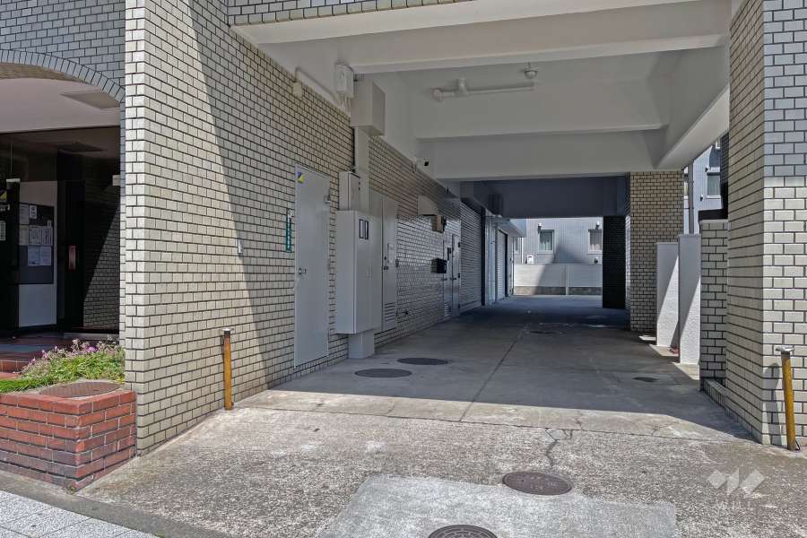 駐車場の出入り口