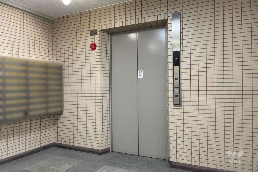 共用のエレベーター
