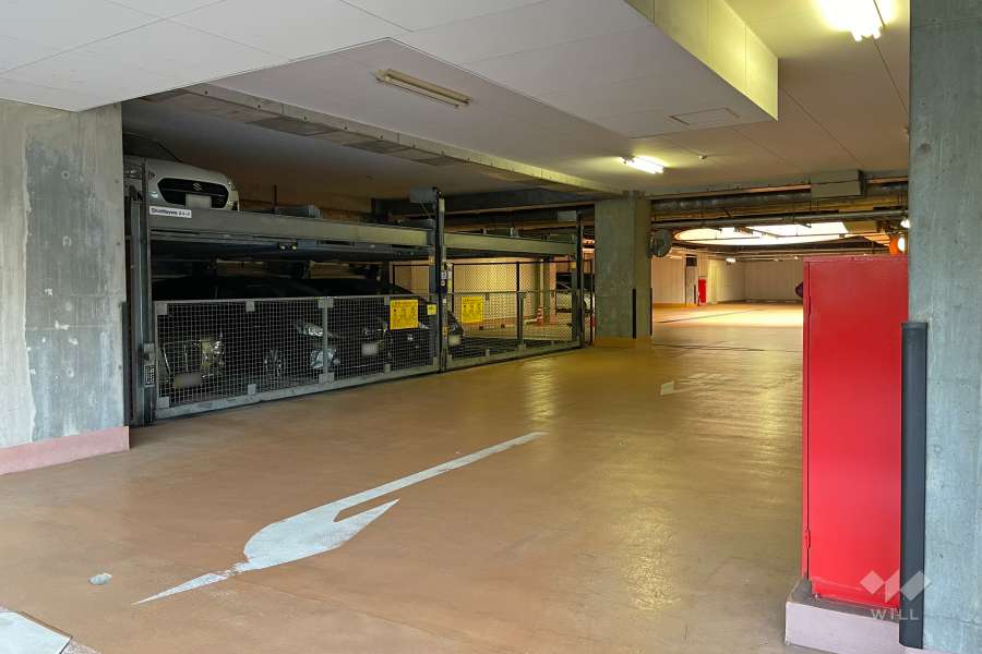 敷地内駐車場（屋内機械式）