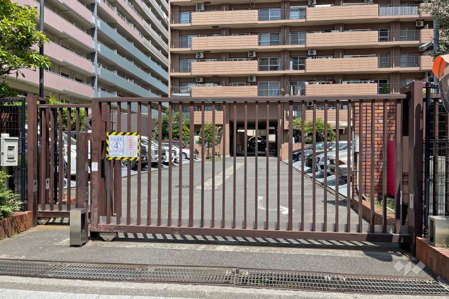 駐車場の出入り口