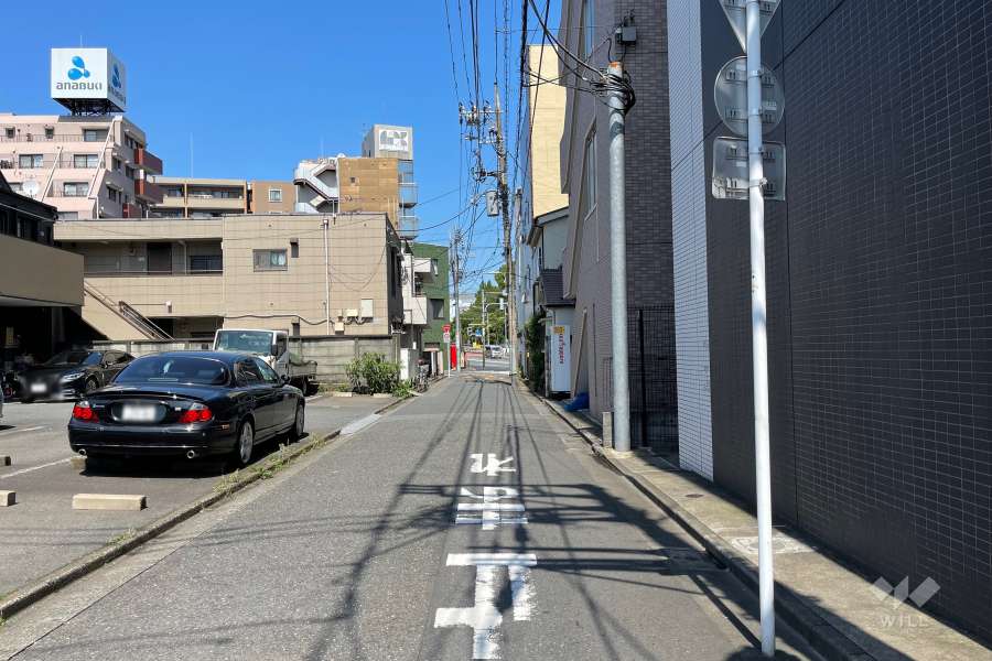 敷地北側の前面道路