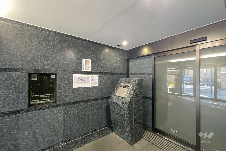 エントランスはオートロック付きです。