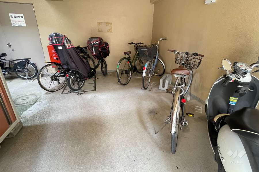 屋内に設けられた駐輪場・バイク置場
