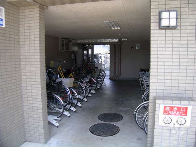 屋内にある駐輪場