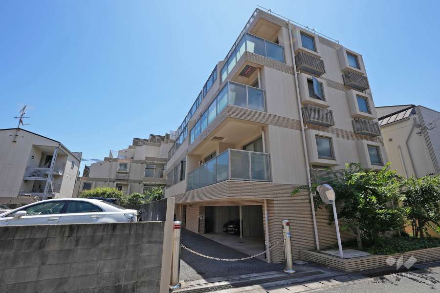 パレ・シェール苦楽園松風町の外観（北側から）