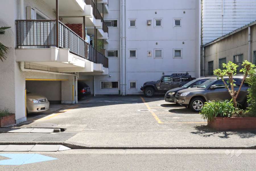 敷地内駐車場（屋外平面式・屋内平面式）